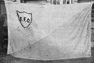 A primeira bandeira do Fluminense guardada até hoje na nossa Sala de Troféus A primeira bandeira do Fluminense guardada até hoje na nossa Sala de Troféus