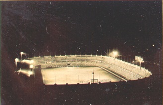 Maravilhosa foto de nosso Estádio com seus refletores acesos.