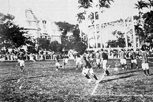 Foto do primeiro Fla x Flu ( Fluminense 3 x 2 ), público de 800 torcedores